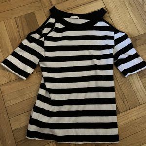 GU Stripped Off The Shoulder Shirt